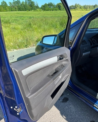 Opel Zafira cena 19500 przebieg: 212000, rok produkcji 2009 z Lubawa małe 742